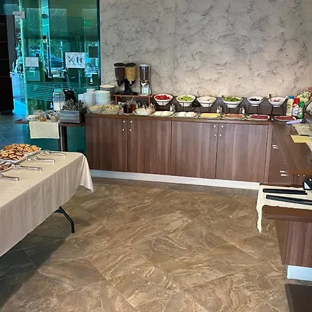 L&b- Free Parking فندق 3*