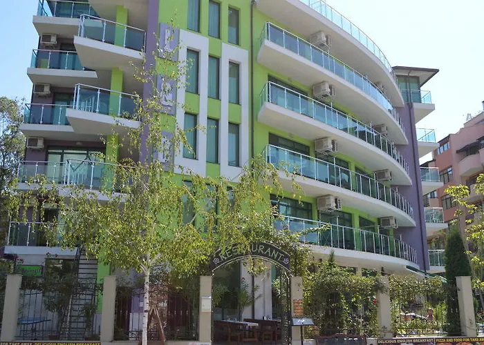 L&b- Free Parking ساني بيتش