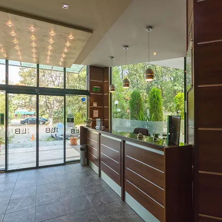 L&b- Free Parking 3*