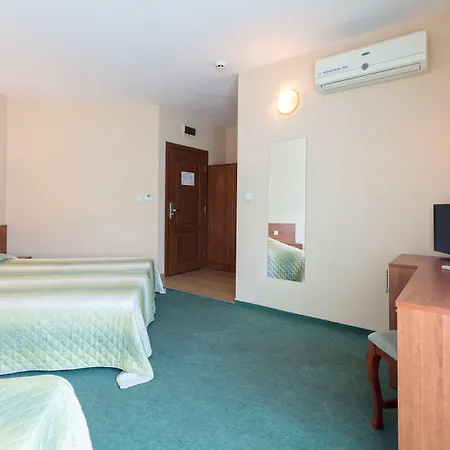 L&b- Free Parking 3*