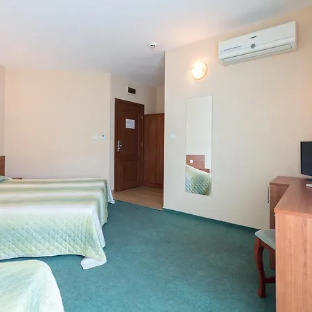 L&b- Free Parking Hotell