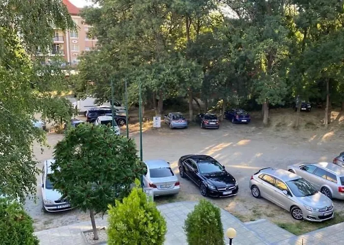 Отель L&b- Free Parking Солнечный берег