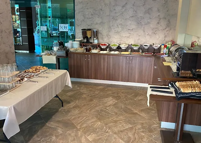 L&b- Free Parking Отель 3*