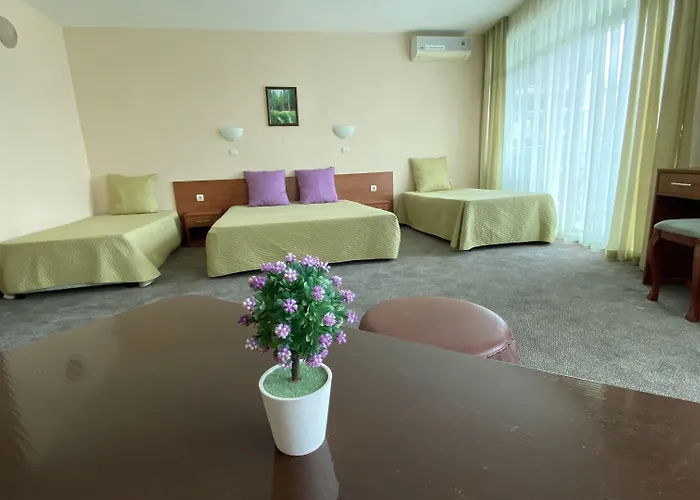 L&b- Free Parking 3* Солнечный берег