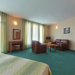 Хотел L&b- Free Parking Слънчев бряг