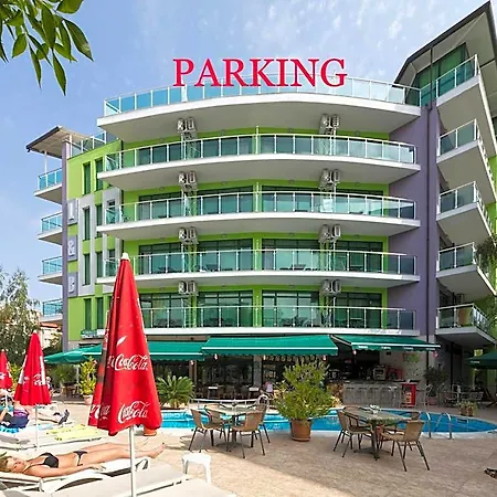 L&b- Free Parking ساني بيتش