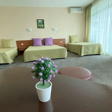 L&b- Free Parking 3* Napospart