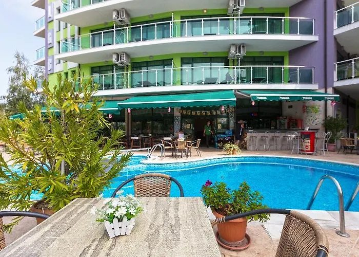 L&b- Free Parking Хотел 3*